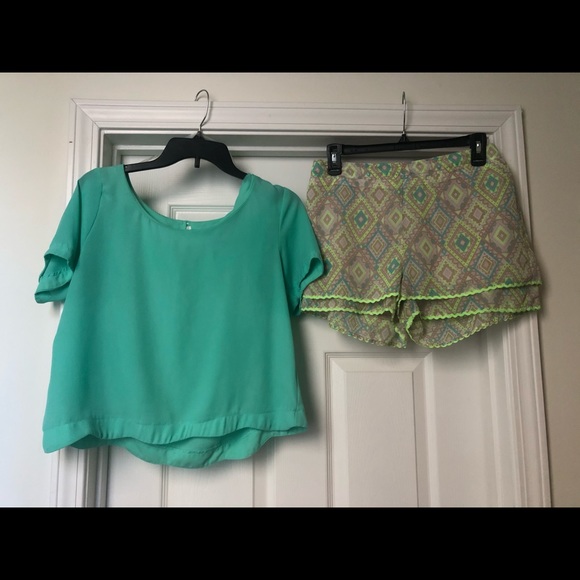 Living Doll Top & Soulmates Shorts Set - Picture 1 of 5